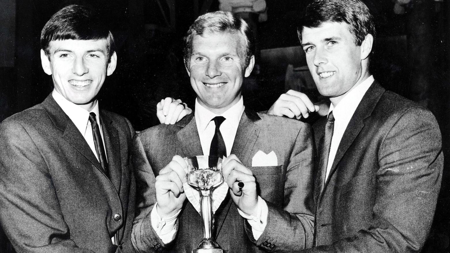 Geoff Hurst et Martin Peters ont signé avec West Ham United
